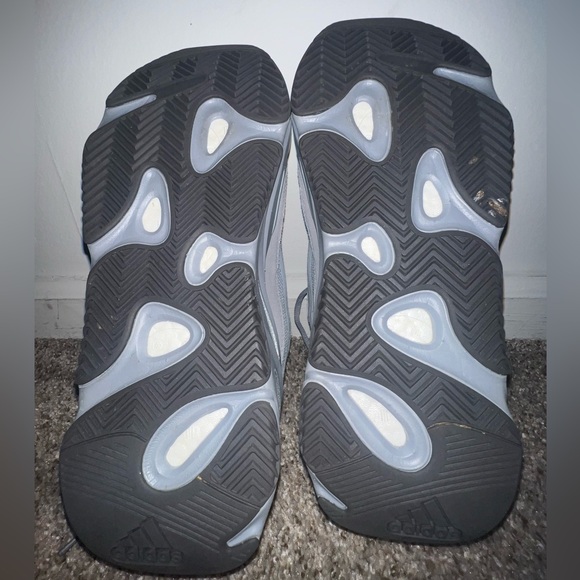 Yeezy 700s V2 Hospital Blue - Picture 6 of 7